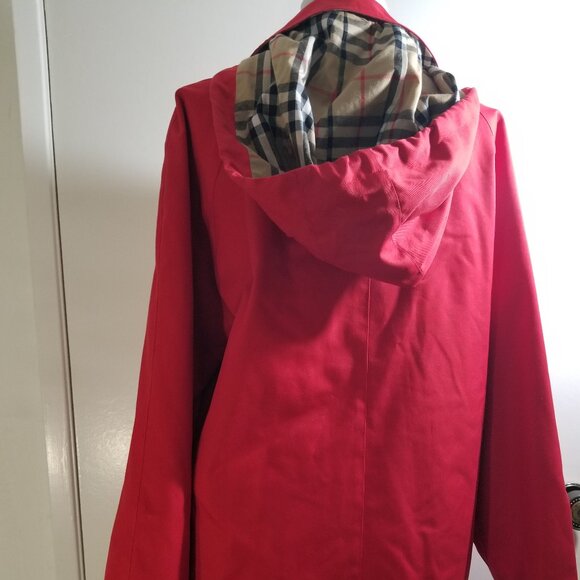 Burberry Coat with removable hood. Size M - Picture 5 of 16